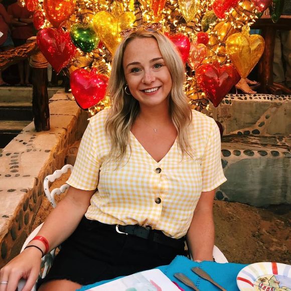 Meet your Posher, Taylor - Picture 1 of 1